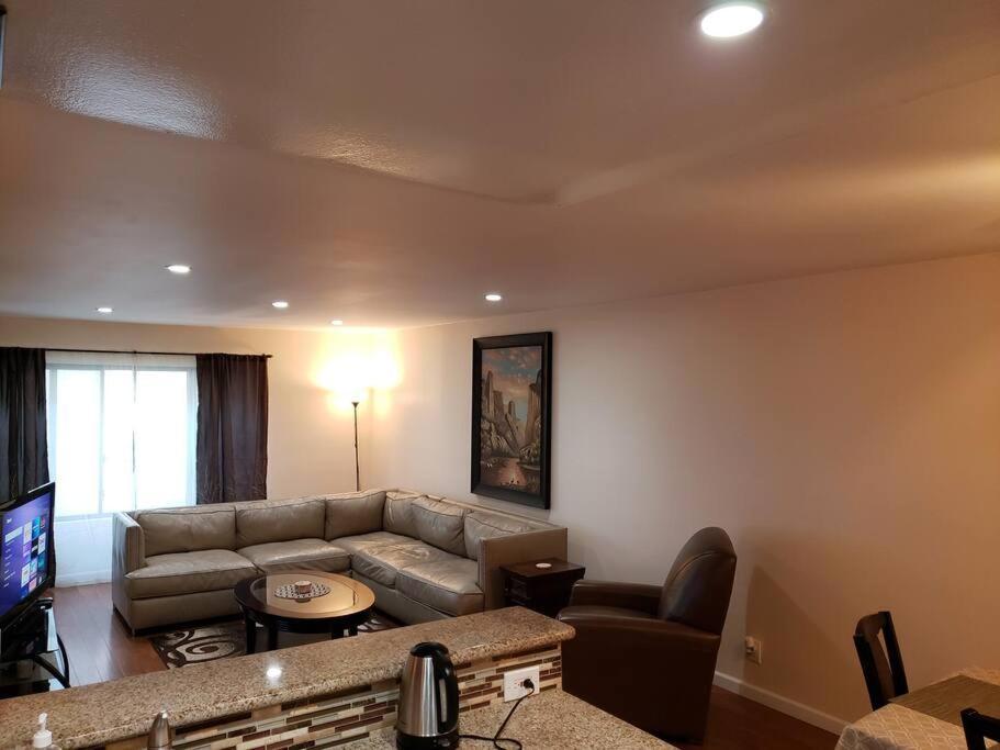 Beautiful Spacious 2 Bedroom, 2 Bathroom Condo Λονγκ Μπίτς Εξωτερικό φωτογραφία