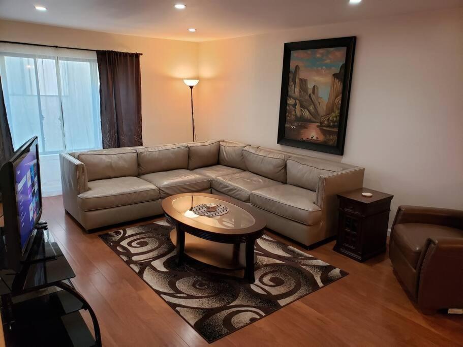 Beautiful Spacious 2 Bedroom, 2 Bathroom Condo Λονγκ Μπίτς Εξωτερικό φωτογραφία